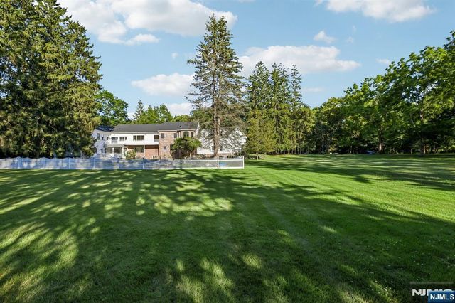1050 Ramapo Valley Road, Mahwah, NJ 07430
