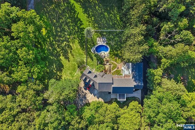 1050 Ramapo Valley Road, Mahwah, NJ 07430