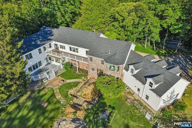 1050 Ramapo Valley Road, Mahwah, NJ 07430
