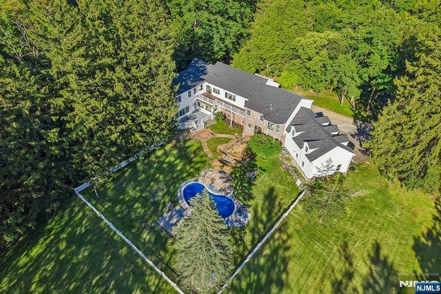 1050 Ramapo Valley Road, Mahwah, NJ 07430