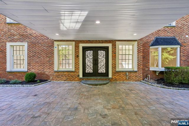 1050 Ramapo Valley Road, Mahwah, NJ 07430