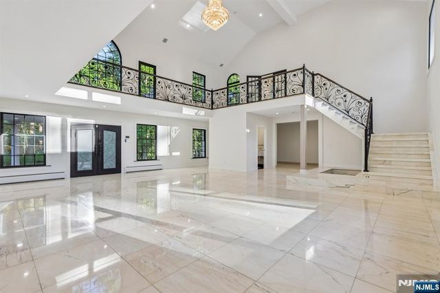 1050 Ramapo Valley Road, Mahwah, NJ 07430