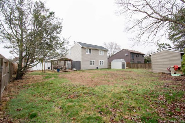 36 Narragansett Avenue, Medford, NY 11763