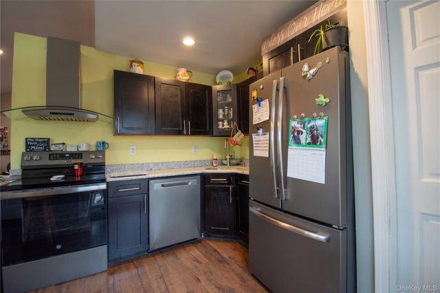 36 Narragansett Avenue, Medford, NY 11763