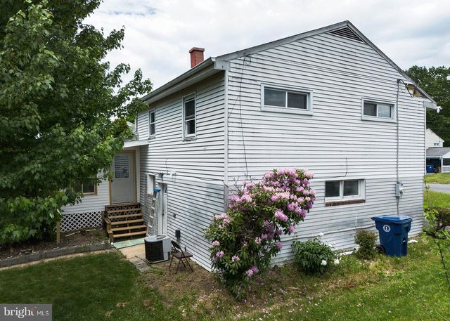 13 JUDY LN, Harrisburg, PA 17112