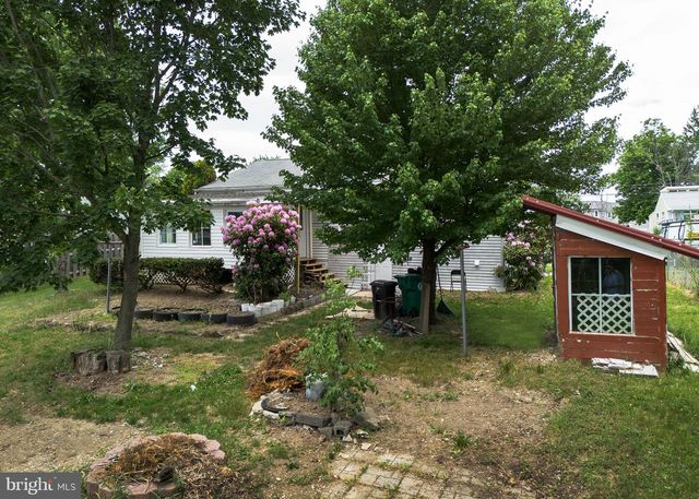 13 JUDY LN, Harrisburg, PA 17112