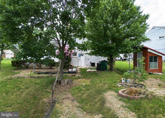 13 JUDY LN, Harrisburg, PA 17112