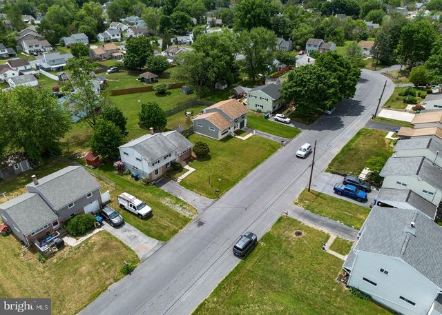 13 JUDY LN, Harrisburg, PA 17112