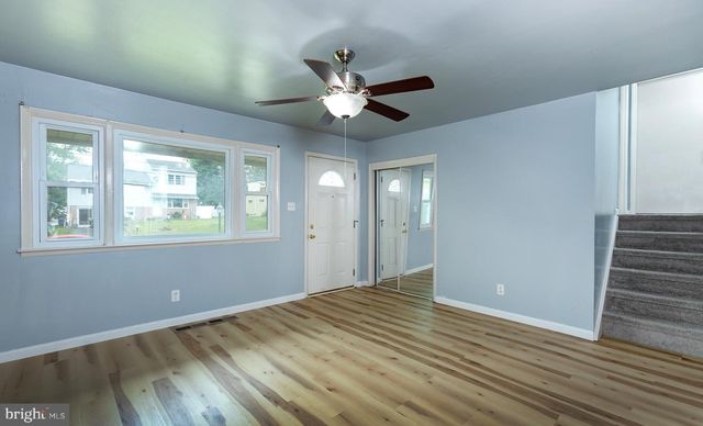 13 JUDY LN, Harrisburg, PA 17112