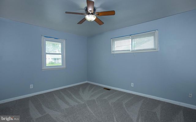13 JUDY LN, Harrisburg, PA 17112