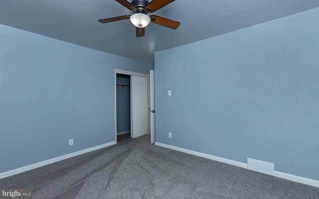 13 JUDY LN, Harrisburg, PA 17112