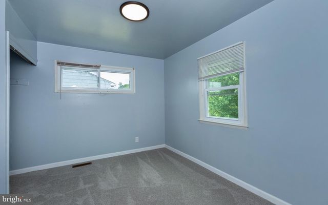13 JUDY LN, Harrisburg, PA 17112