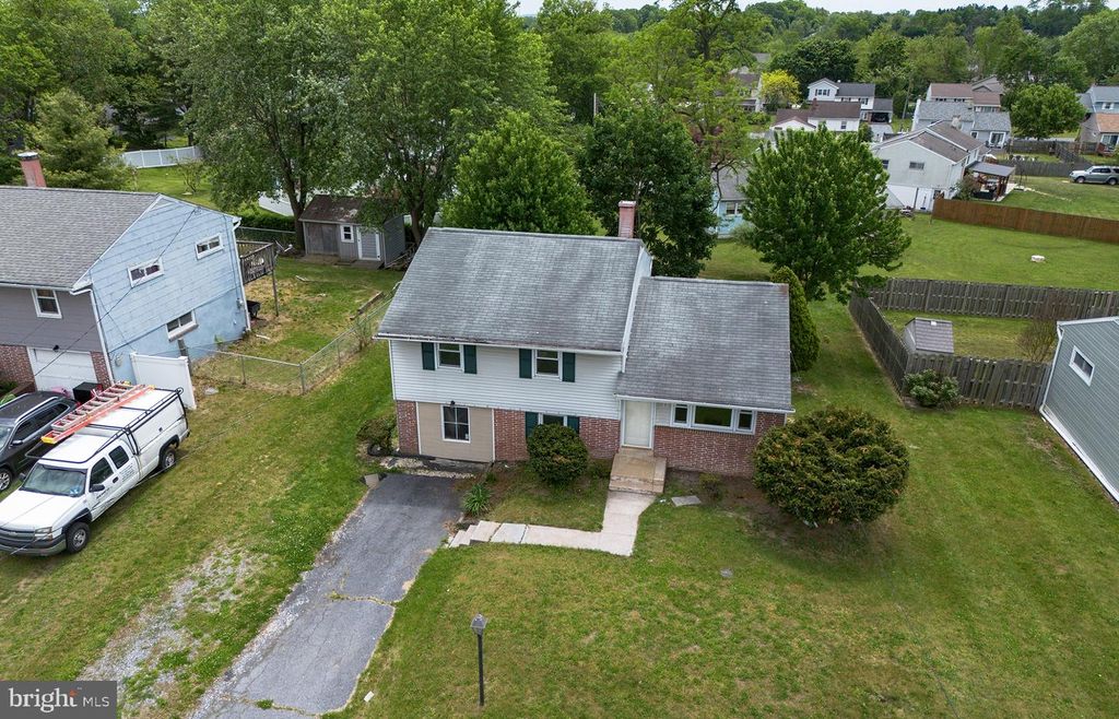 13 JUDY LN, Harrisburg, PA 17112