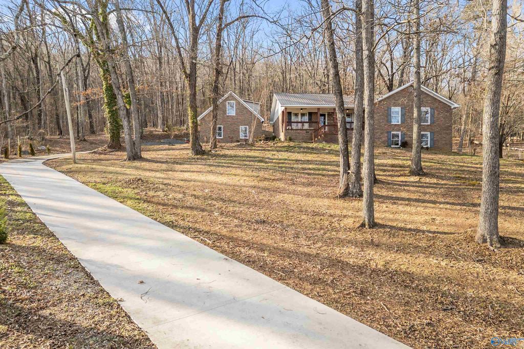 205 Walter Bird Drive, Owens Cross Roads, AL 35763
