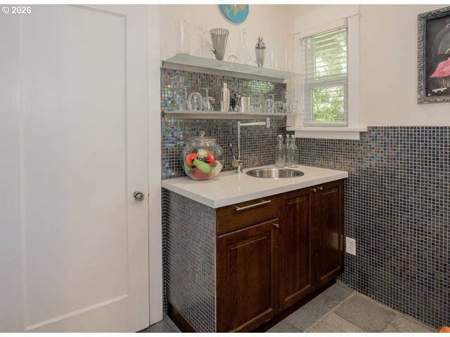 2405 Se CORA St, Portland, OR 97202