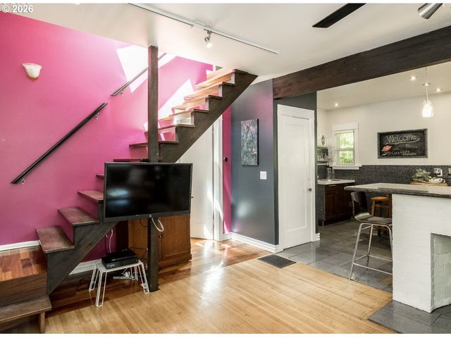 2405 Se CORA St, Portland, OR 97202