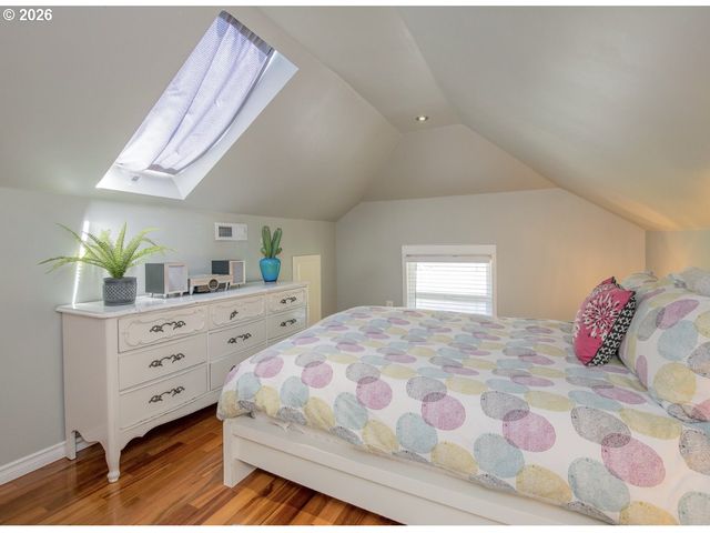 2405 Se CORA St, Portland, OR 97202