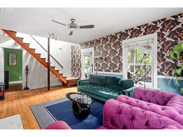 2405 Se CORA St, Portland, OR 97202