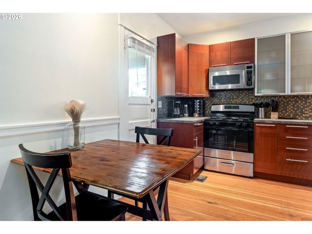 2405 Se CORA St, Portland, OR 97202