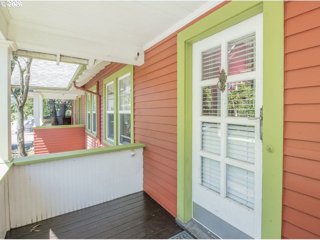 2405 Se CORA St, Portland, OR 97202