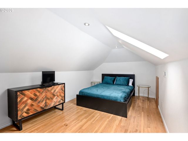2405 Se CORA St, Portland, OR 97202