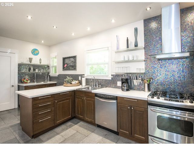 2405 Se CORA St, Portland, OR 97202