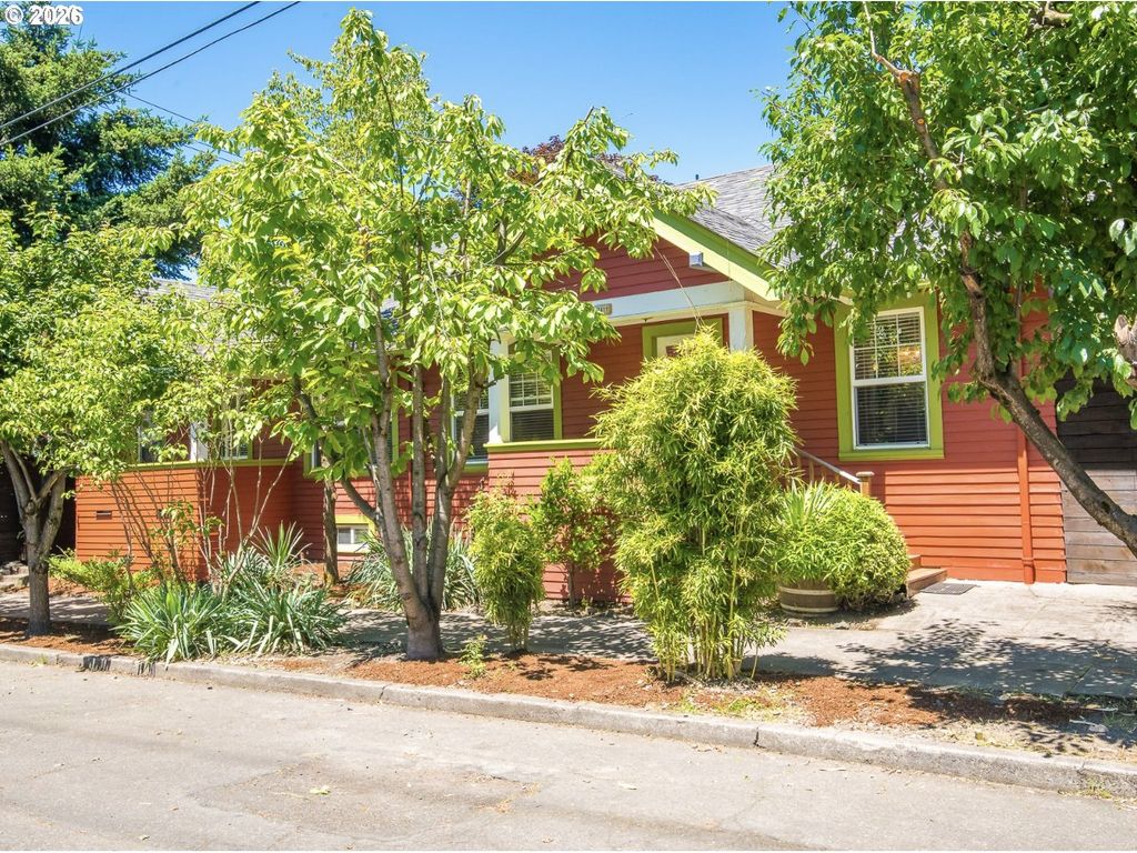 2405 Se CORA St, Portland, OR 97202