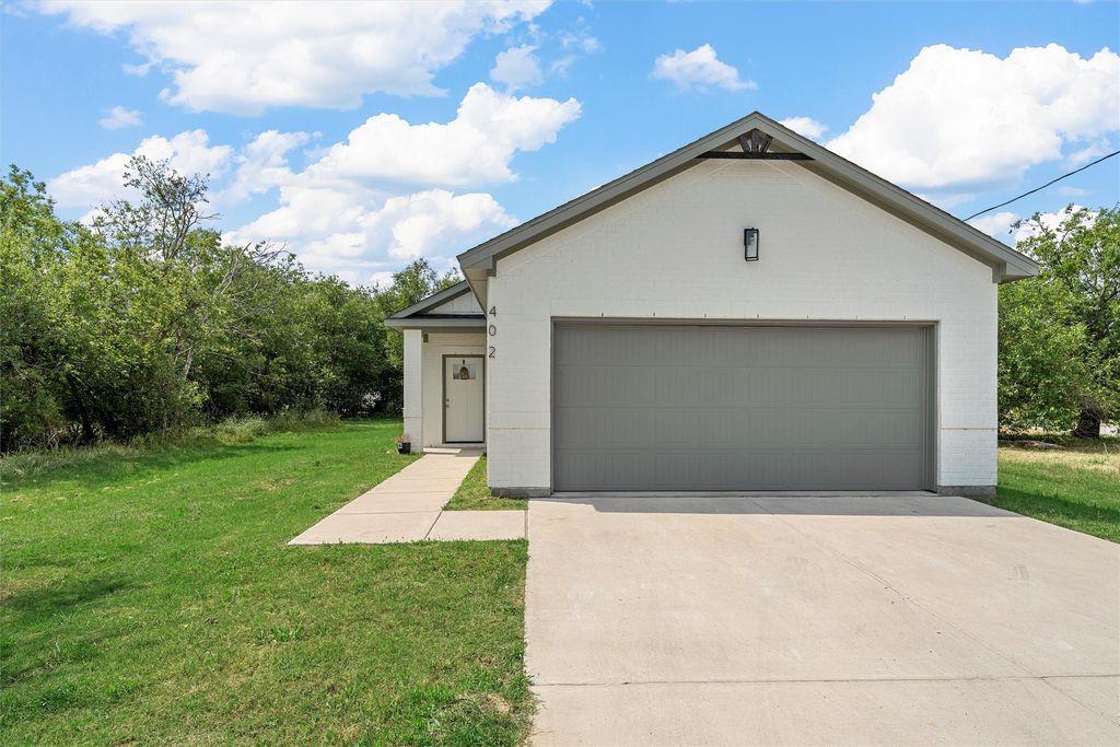 402 Peabody Street, Hillsboro, TX 76645