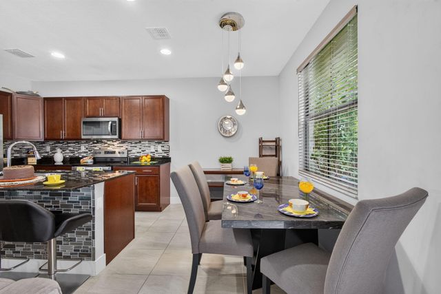 4004 SCREW PINE Cove, Riviera Beach, FL 33410