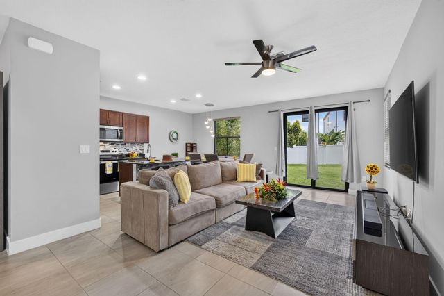 4004 SCREW PINE Cove, Riviera Beach, FL 33410