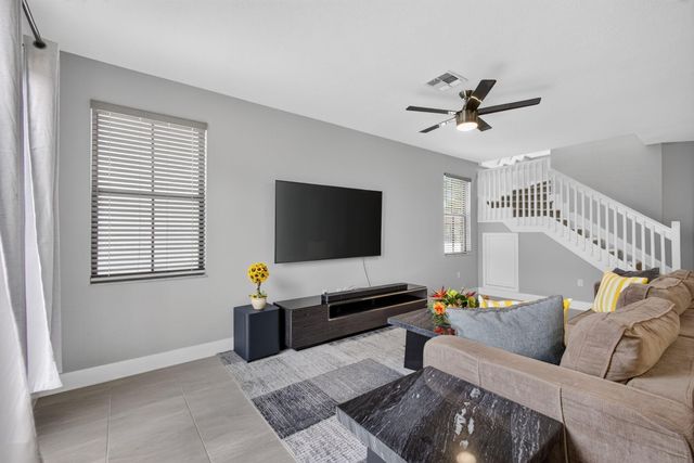 4004 SCREW PINE Cove, Riviera Beach, FL 33410