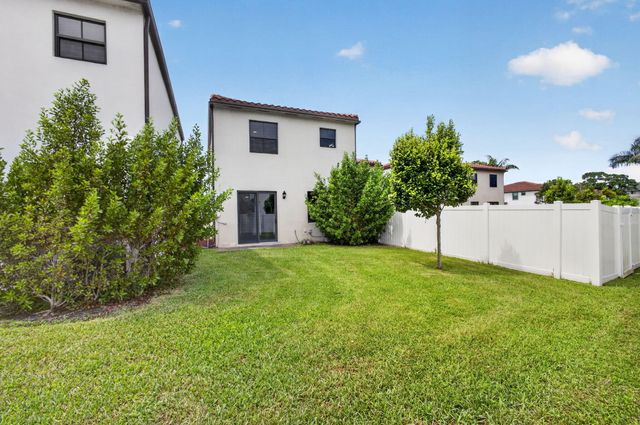 4004 SCREW PINE Cove, Riviera Beach, FL 33410