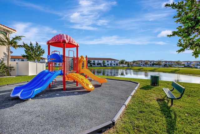 4004 SCREW PINE Cove, Riviera Beach, FL 33410