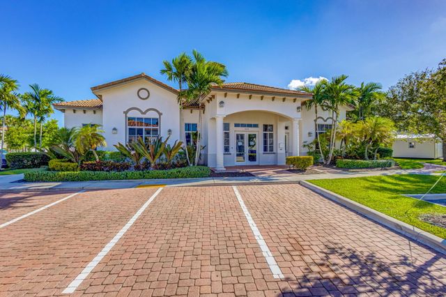 4004 SCREW PINE Cove, Riviera Beach, FL 33410