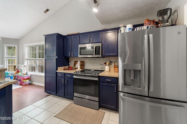 183 Bridlewood Drive, Jacksonville, NC 28540