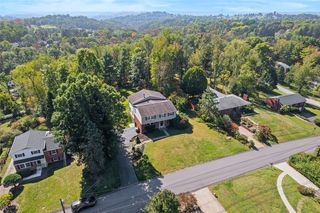 504 Glengary Dr, O'hara, PA 15215