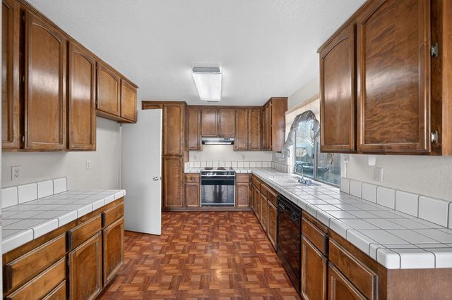 9077 Bramble Trail Way, Sacramento, CA 95826