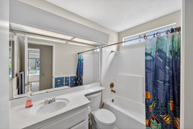 9077 Bramble Trail Way, Sacramento, CA 95826