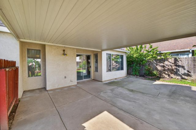 9077 Bramble Trail Way, Sacramento, CA 95826