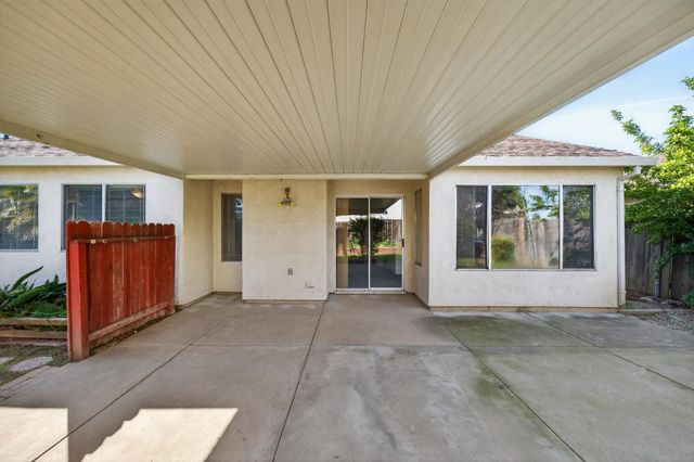 9077 Bramble Trail Way, Sacramento, CA 95826