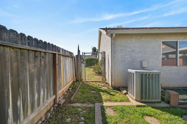 9077 Bramble Trail Way, Sacramento, CA 95826