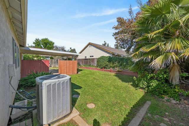 9077 Bramble Trail Way, Sacramento, CA 95826