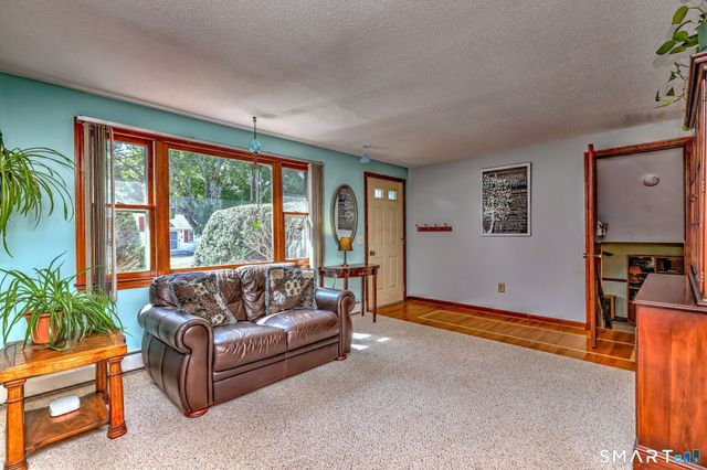 6 Ferguson Road, Hamden, CT 06518