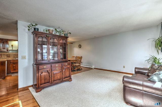 6 Ferguson Road, Hamden, CT 06518