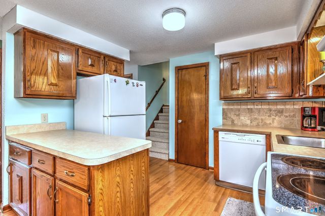 6 Ferguson Road, Hamden, CT 06518