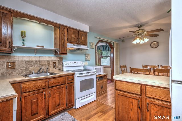 6 Ferguson Road, Hamden, CT 06518