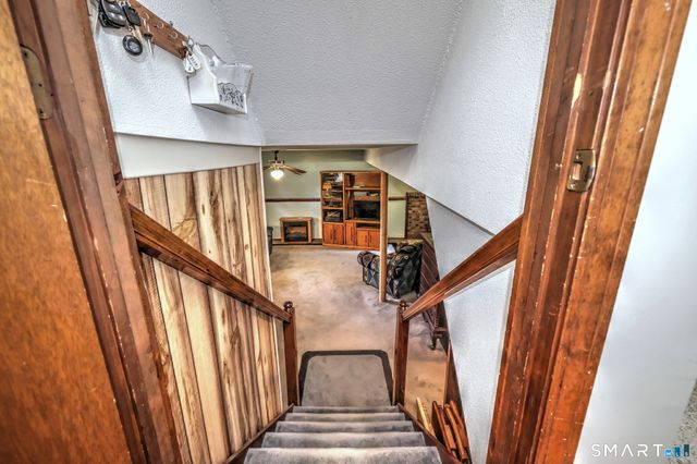 6 Ferguson Road, Hamden, CT 06518