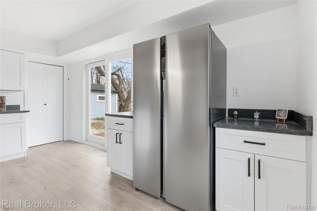 6351 Beth, Green Oak Township, MI 48116