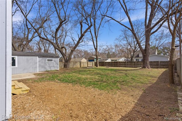 6351 Beth, Green Oak Township, MI 48116