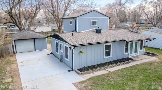 6351 Beth, Green Oak Township, MI 48116